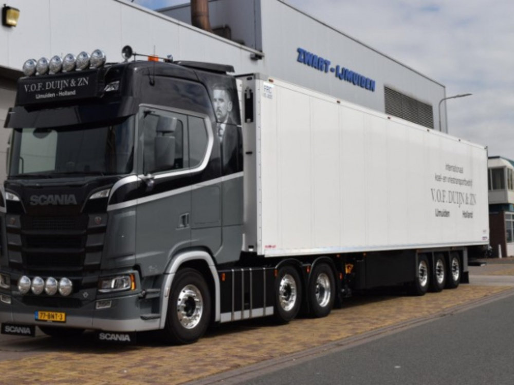 Tekno Tekno Scania S580 Highline met koeloplegger Duijn en Zonen "Peaky Blinders"