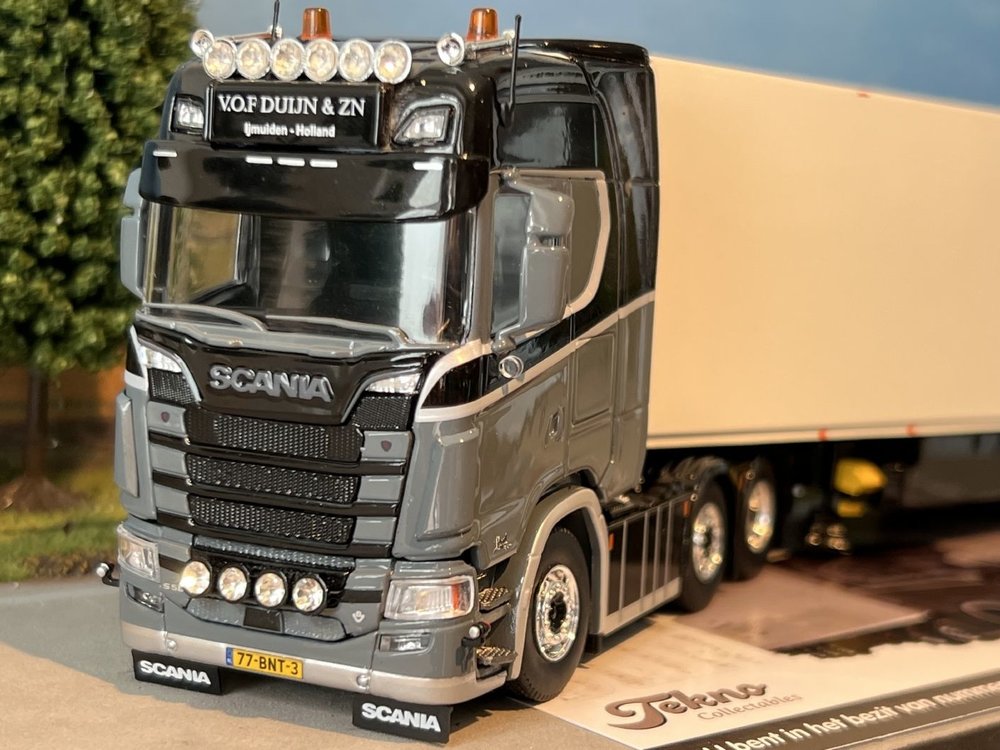 Tekno Tekno Scania S580 Highline with refrigerated trailer Duijn en Zonen "Peaky Blinders"