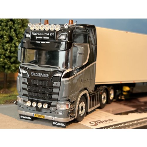 Tekno Tekno Scania S580 Highline with refrigerated trailer Duijn en Zonen "Peaky Blinders"