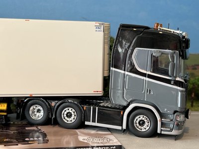 Tekno Tekno Scania S580 Highline met koeloplegger Duijn en Zonen "Peaky Blinders"