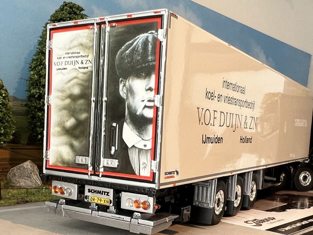 Tekno Tekno Scania S580 Highline with refrigerated trailer Duijn en Zonen "Peaky Blinders"