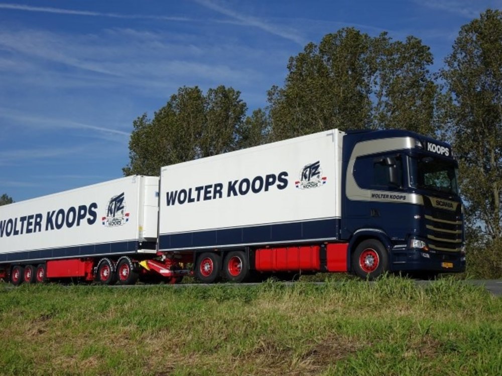 Tekno Tekno Scania Next Gen S Highline rigid truck with dolly and 3-axle reefer trailer Wolter Koops