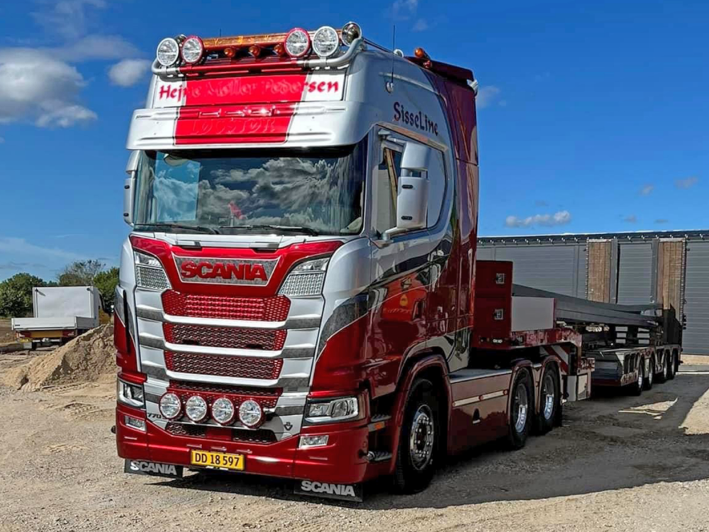 IMC IMC Scania S High roof 6x4 with Nooteboom MCOS 4-axle semi lowloader Hejne Moller Pedersen