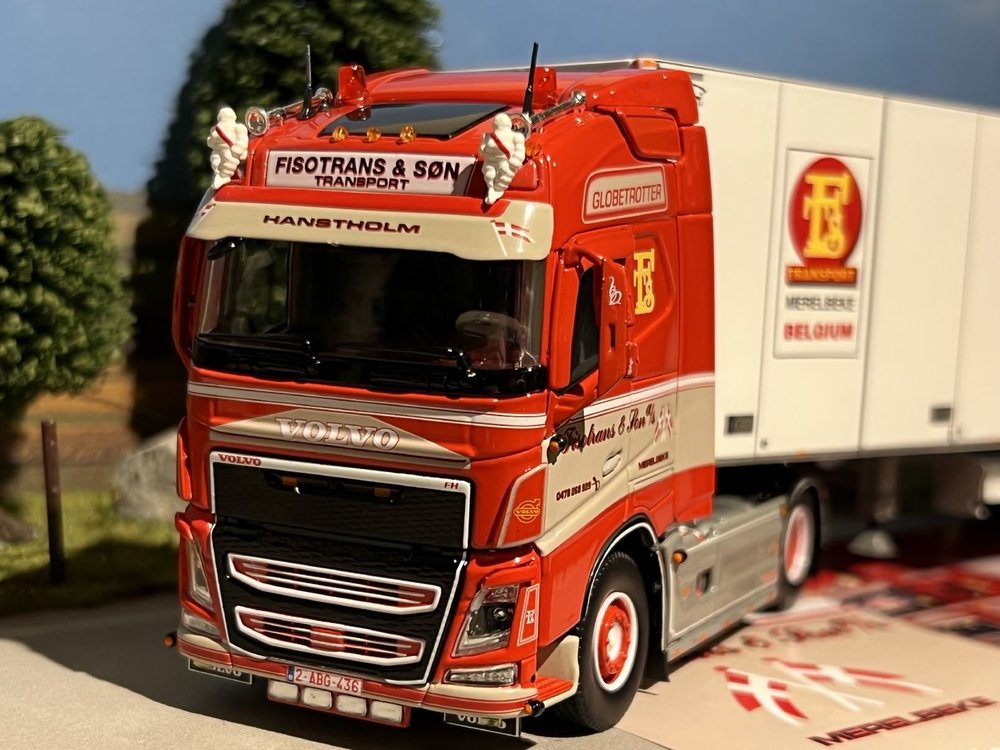 Tekno Tekno Volvo FH4 met 3-assige Ekeri oplegger Fisotrans