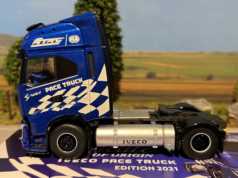 Tekno Tekno Iveco S-Way 4x2  Pace Truck