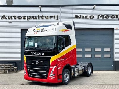 Tekno Tekno Volvo FH05 Globetrotter met 3-assige (zamac) koeloplegger Simon Loos