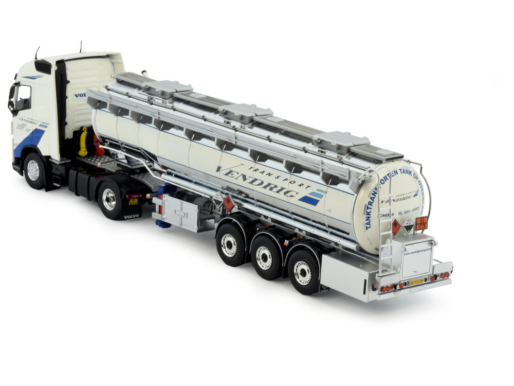 Tekno Tekno Volvo FH05 Globetrotter with 3-axle chromed tranktrailer VENDRIG