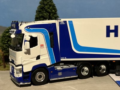 WSI WSI Renault T Truck High 6x2 met 3-as koeloplegger Hayden chilled Dumfries Scotland