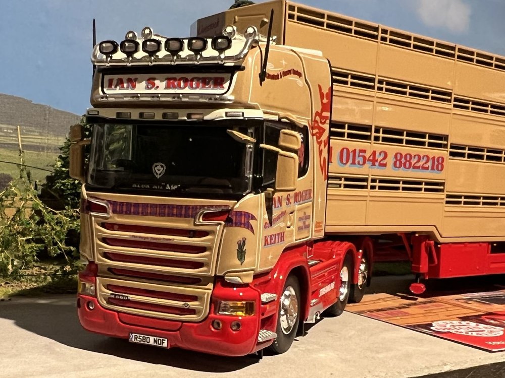 Tekno Tekno Scania R-serie Topline 6x2 met Houghton Parkhouse veewagen Ian S. Roger