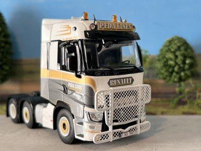 WSI Renault Trucks T High 6x2 Peda Lines - Miniatuurshop.com