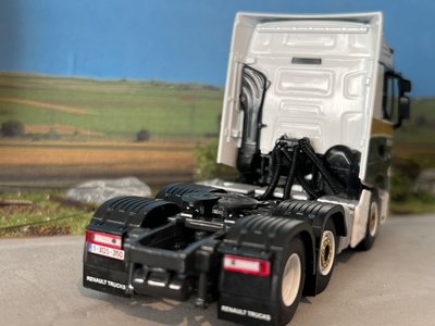 WSI Renault Trucks T High 6x2 Peda Lines - Miniatuurshop.com