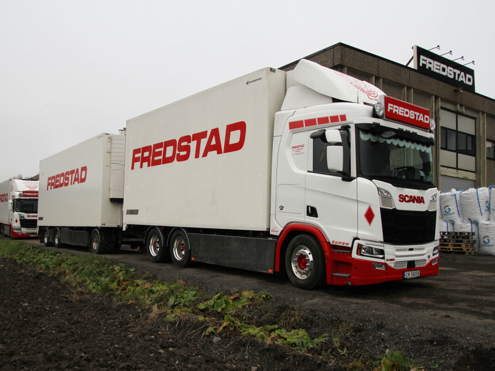 WSI WSI Scania R 6x2 rigid truck refrigerated combi  - 6 axle FREDSTAD