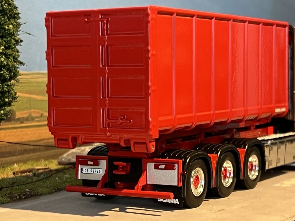 WSI WSI Scania R6 Topline 8x4 bakwagen met haakarm systeem + 40m3 container TONERUD