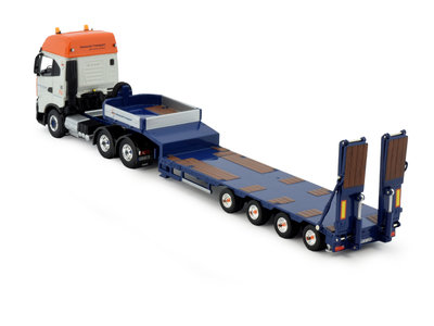 Tekno Tekno Iveco S-way 6x4 with 4-axle low loader Universal