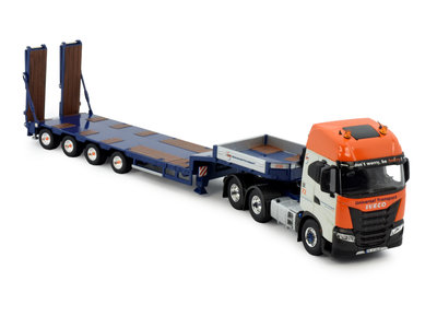 Tekno Tekno Iveco S-way 6x4 with 4-axle low loader Universal