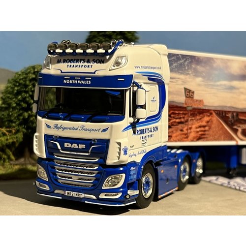 WSI WSI DAF XF Super Space Cab 6x2 with 3-axle reefer trailer M. Roberts & Son
