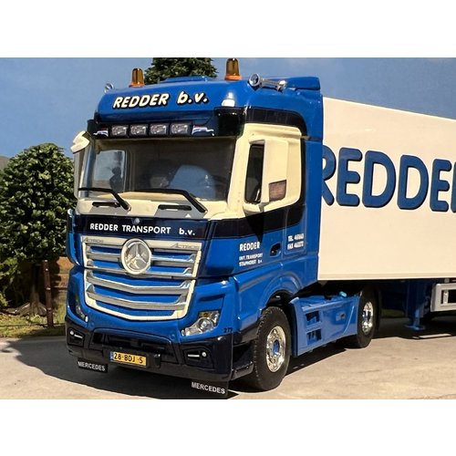WSI WSI Mercedes Actros MP4 Big Space 4x2 met 3-as koeloplegger Redder Transport WSI WSI Mercedes Actros MP4 Big Space 4x2 met 3-as koeloplegger Redder Transport