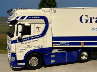 WSI WSI DAF XF Super Space Cab 4x2 met 3-as koeloplegger Graeme J. Wardrop