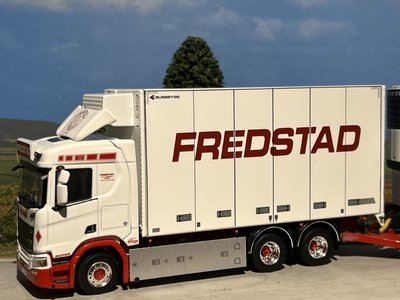 WSI WSI Scania R 6x2 bakwagen met aanhanger 6-axle combi FREDSTAD