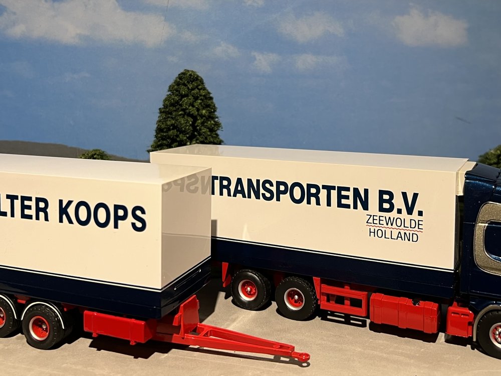 Tekno Tekno Scania R 124L/400 Topline 6x2 Voorwagen met 2 as wipkar Gesloten combi Wolter Koops