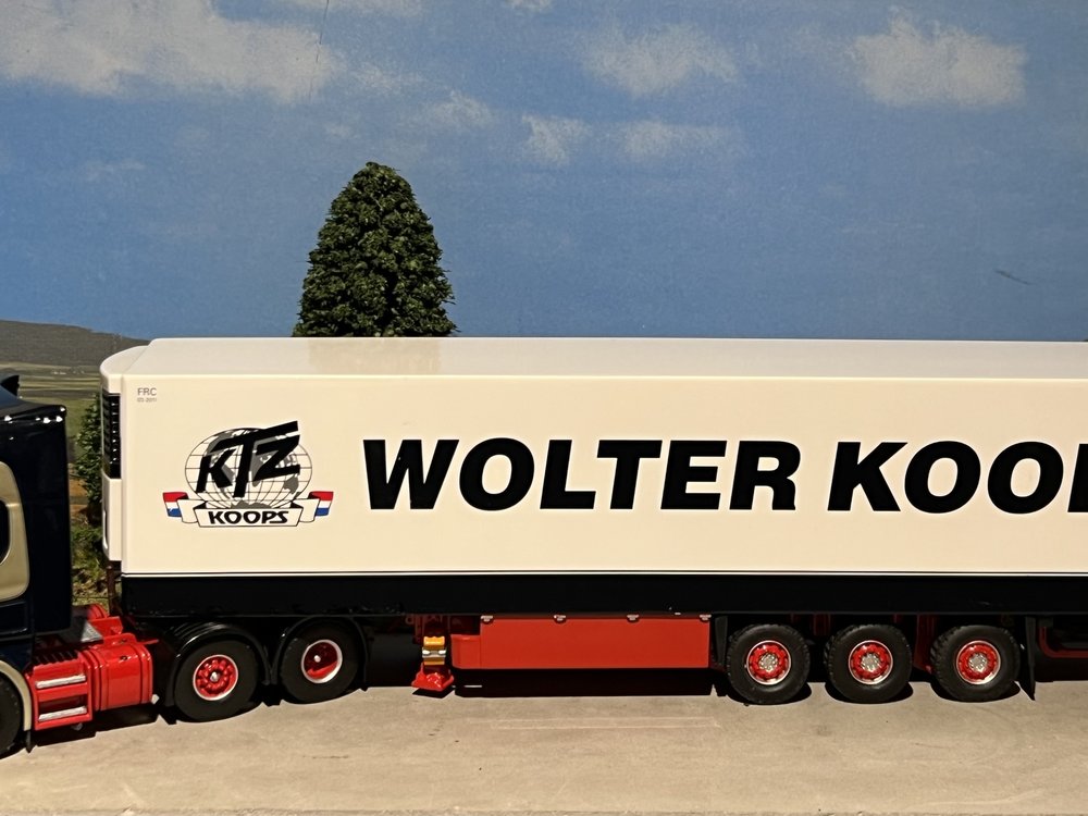 Tekno Tekno Scania R420Topline 6x2 with 3-axle reefer trailer Wolter Koops