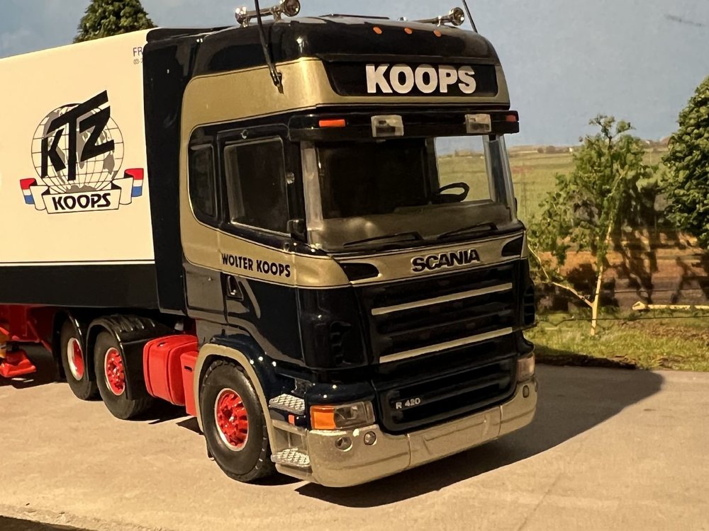 Tekno Tekno Scania R420Topline 6x2 with 3-axle reefer trailer Wolter Koops