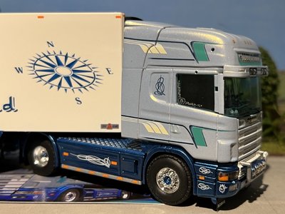 Tekno Tekno Scania 164L Topline 4x2 met 3-as koeloplegger J.G. Smith