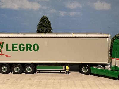 Tekno Tekno DAF Euro 6 XF Space Cab met Cargo Floor oplegger LEGRO