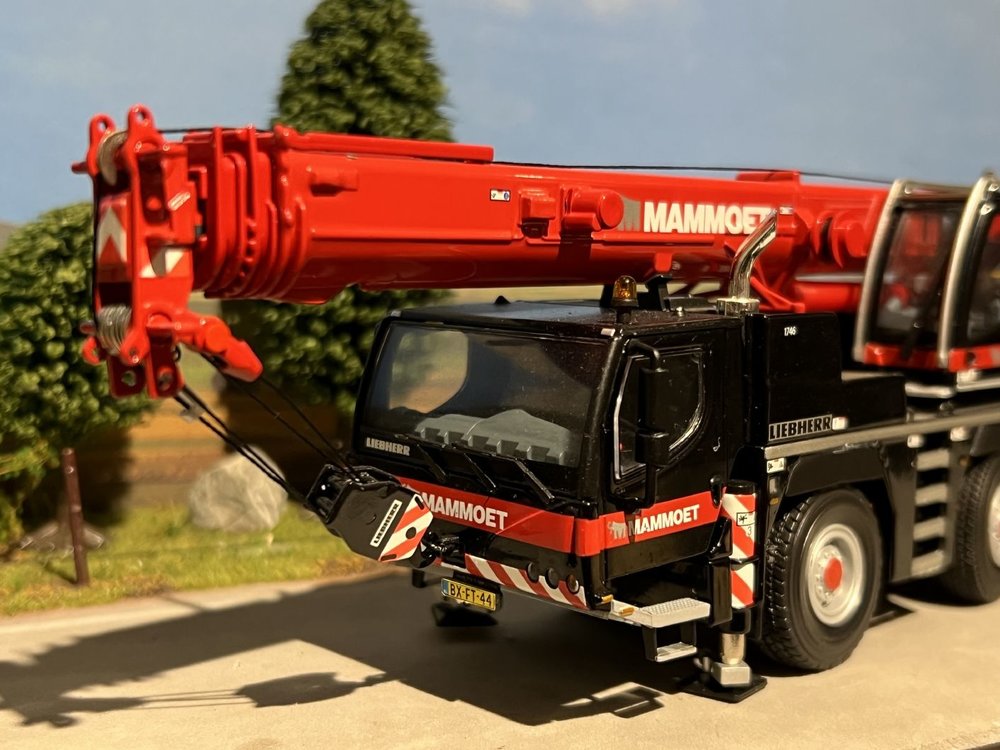 Mammoet store WSI Liebherr LTM 1050-3.1 mobile crane Mammoet