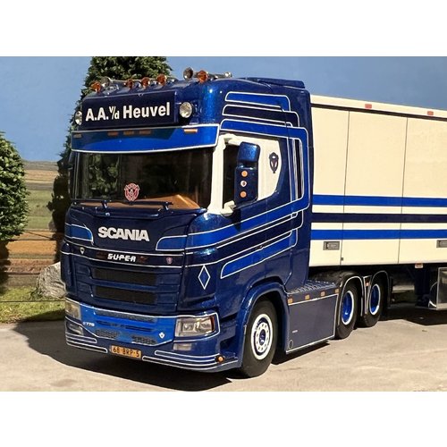 WSI WSI Scania S Highline 6x2 met 3-as box oplegger A.A. vd Heuvel