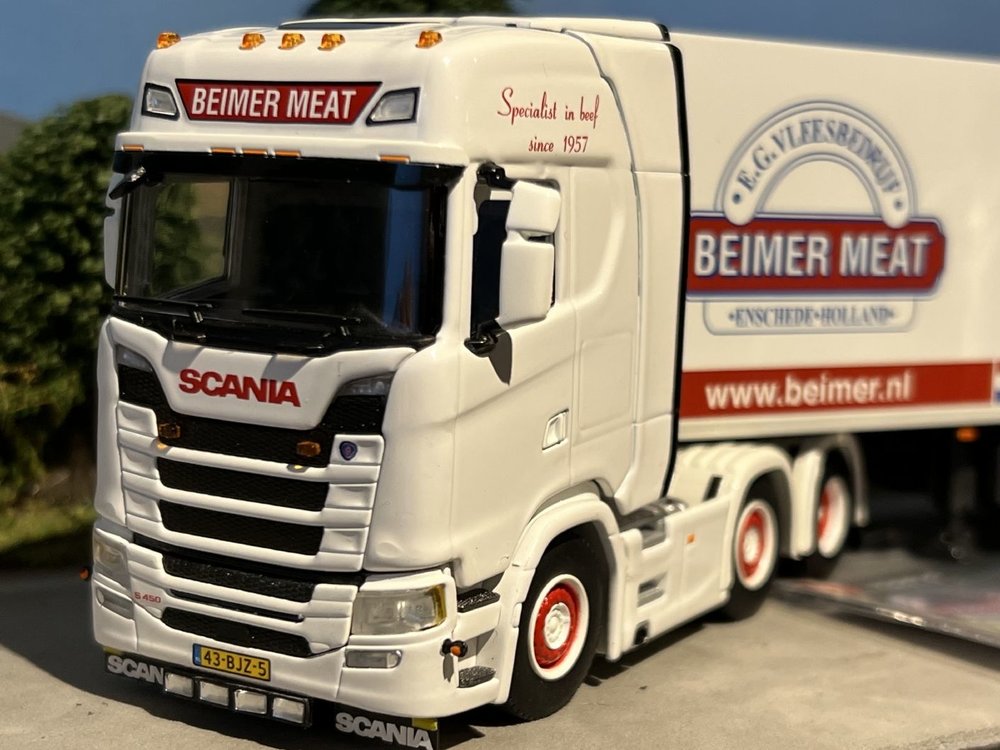 WSI WSI Exclusive Scania S Highline 6x2 with twinsteer reefer trailer Beimer meat