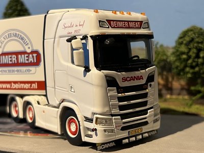 WSI WSI Exclusive Scania S Highline 6x2 with twinsteer reefer trailer Beimer meat