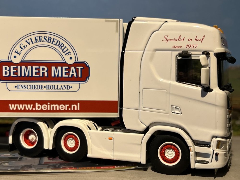 WSI WSI Exclusive Scania S Highline 6x2 with twinsteer reefer trailer Beimer meat