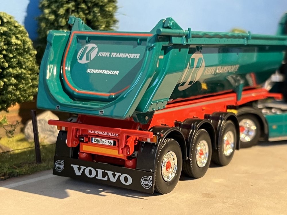 Tekno Tekno Volvo FH04 Globetrotter met 3-assige Meiller oplegger Kiefl Transporte