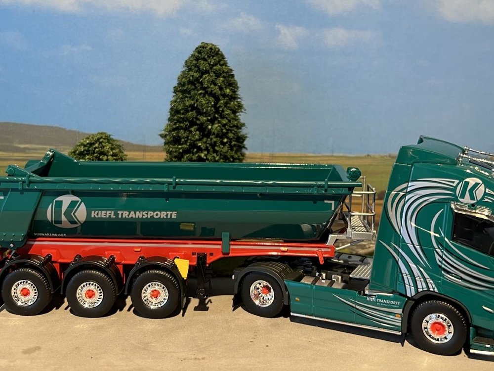 Tekno Tekno Volvo FH04 Globetrotter met 3-assige Meiller oplegger Kiefl Transporte