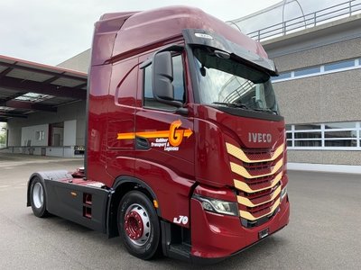 Tekno Tekno Iveco S-way met 3-assige koeloplegger Galliker