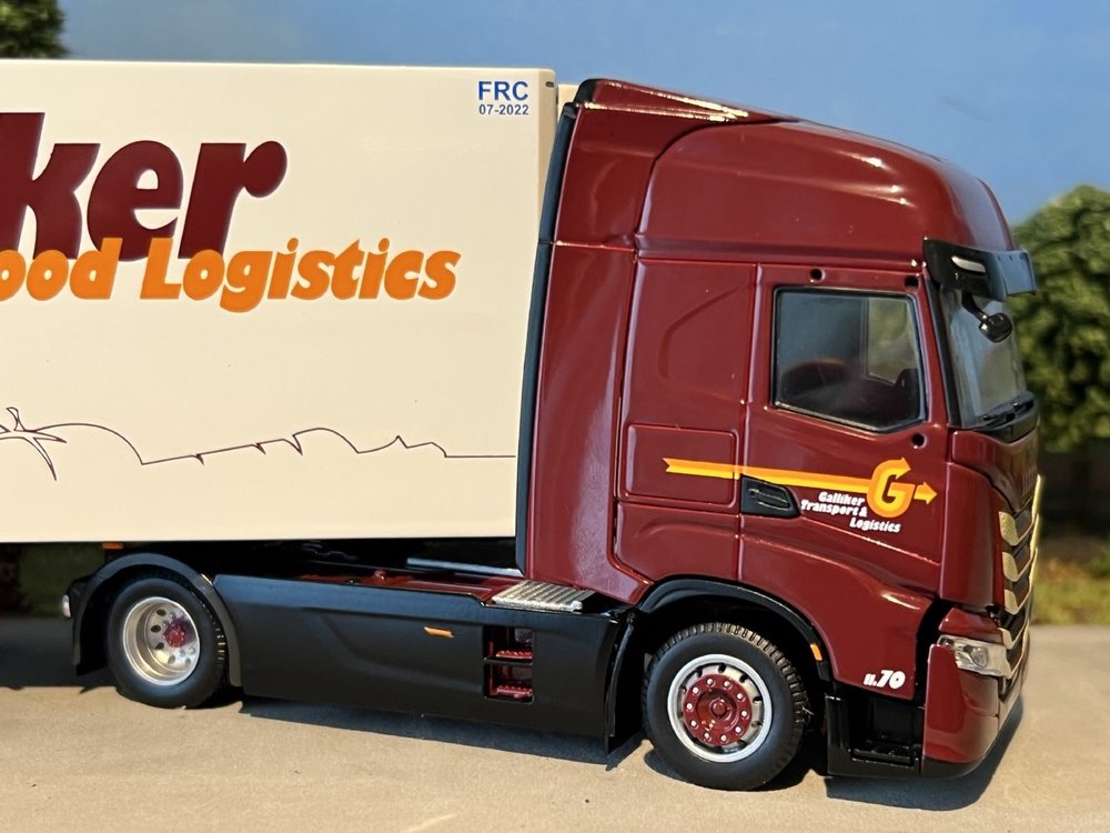 Tekno Tekno Iveco S-way met 3-assige koeloplegger Galliker