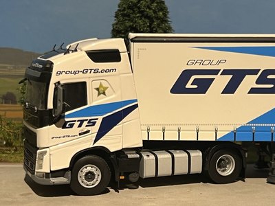 WSI WSI Volvo FH4 Glob. 4x2 met 3-as schuifzeilen oplegger GTS Group