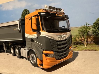 WSI WSI Iveco S-Way 6x2 twinsteer - 2-axle tipper Baggerbedrijf Midden Nederland