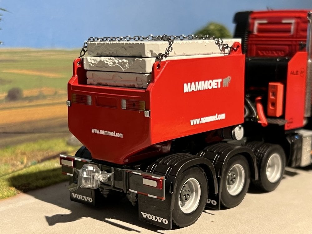 Mammoet store WSI Volvo FH4 Globetrotter 8x4 resin ballast box + stelcon plates MAMMOET