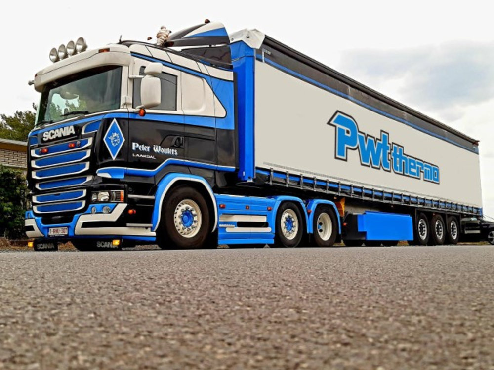 Tekno Tekno Scania R streamline with 3-axle curtainside trailer PWT