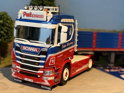 Tekno Tekno Scania Next Gen R-serie met 3-assige stenenoplegger PWT