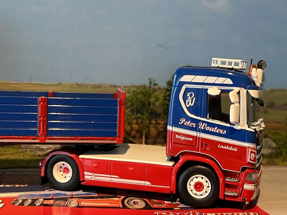 Tekno Tekno Scania Next Gen R-serie met 3-assige stenenoplegger PWT