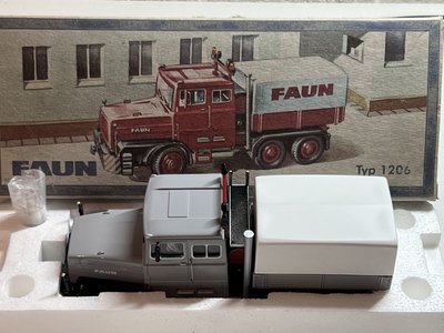 NZG NZG FAUN Type 1206 heavy haulage tractor