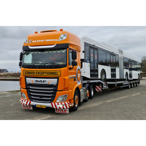 WSI WSI DAF XF 6x2 twinsteer + 4-axle semi low loader V.d. Vlist Twente WSI WSI DAF XF 6x2 twinsteer + 4-axle semi low loader V.d. Vlist Twente