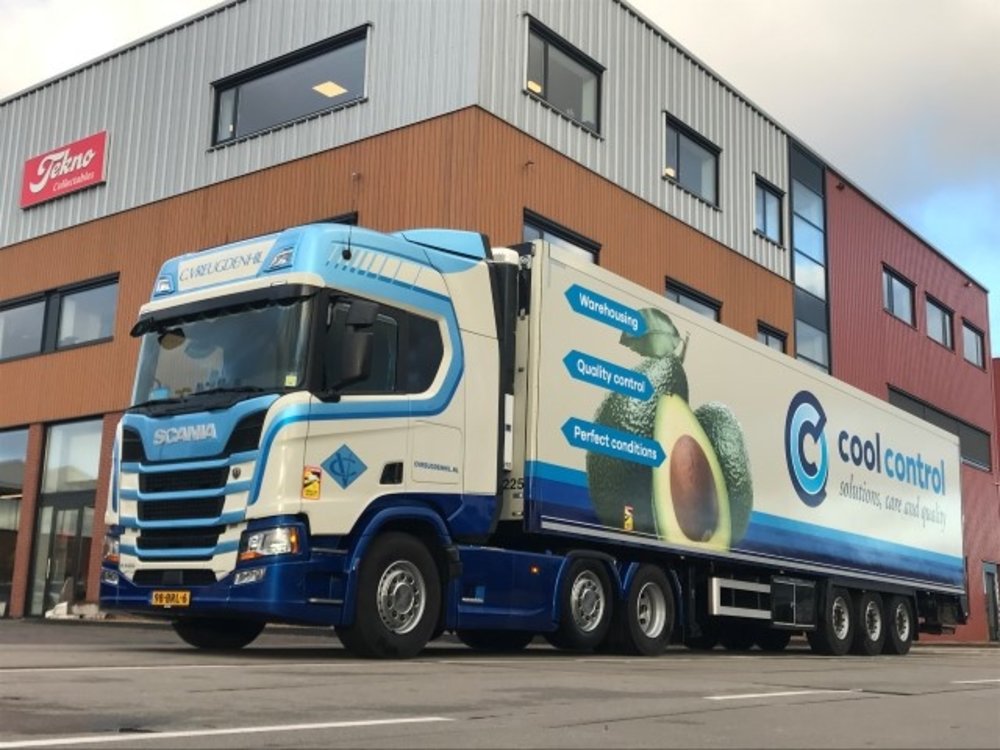 Tekno Tekno Scania Next Gen R-serie Highline 6x2 with 3-axle reefer trailer C. Vreugdenhil - Cool Control