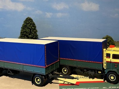 Tekno Tekno Volvo F88 rigid truck with classic tilt trailer Linjegods