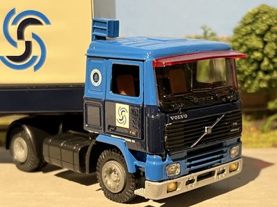 Tekno Tekno Volvo F10 with 3-axle classic tilt trailer van Spronsen