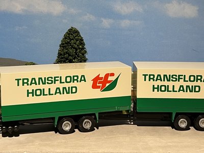 Tekno Tekno Volvo F 12/IC 6x2 Voorwagen met 2 as wipkar Koelkombi van Spronsen