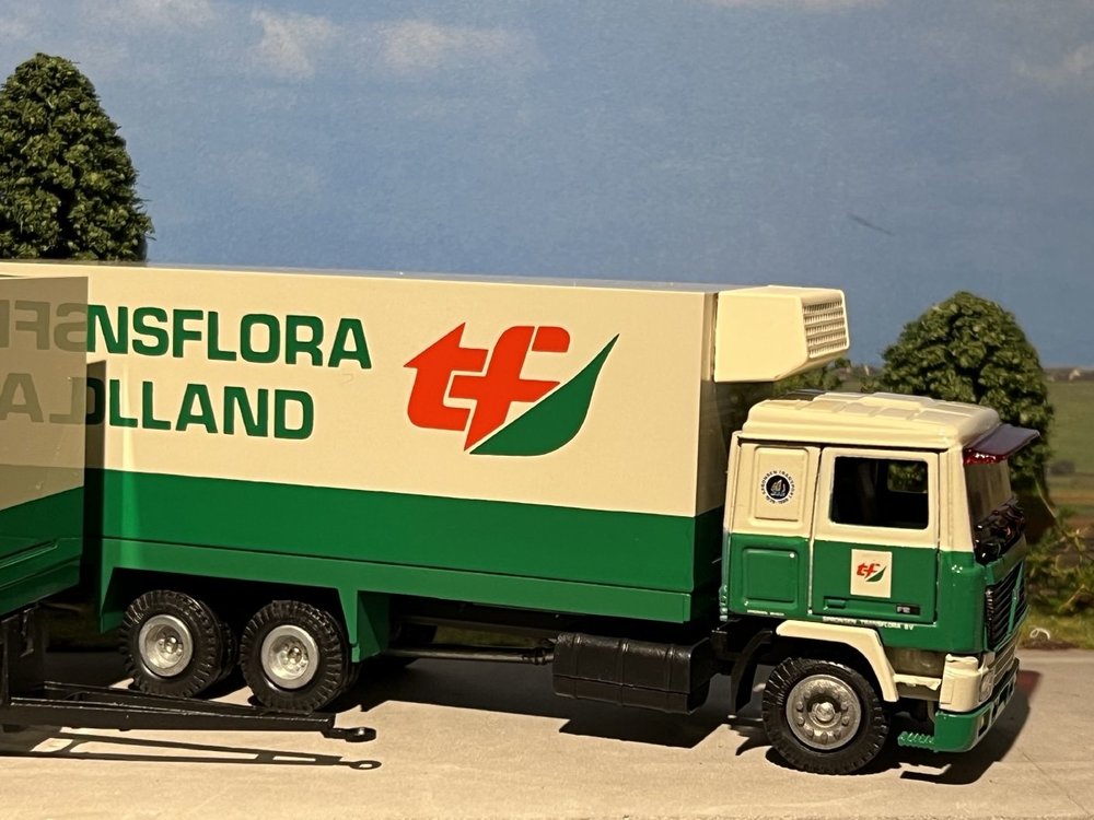 Tekno Tekno Volvo F 12/IC 6x2 Rigid truck with 2-axle trailer reefer combi SPRONSEN / TRANSFLORA HOLLAND